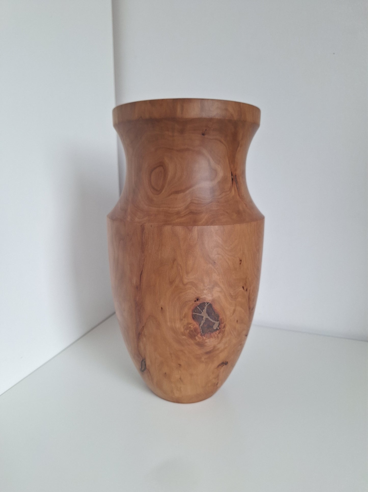 Pear wood Vase