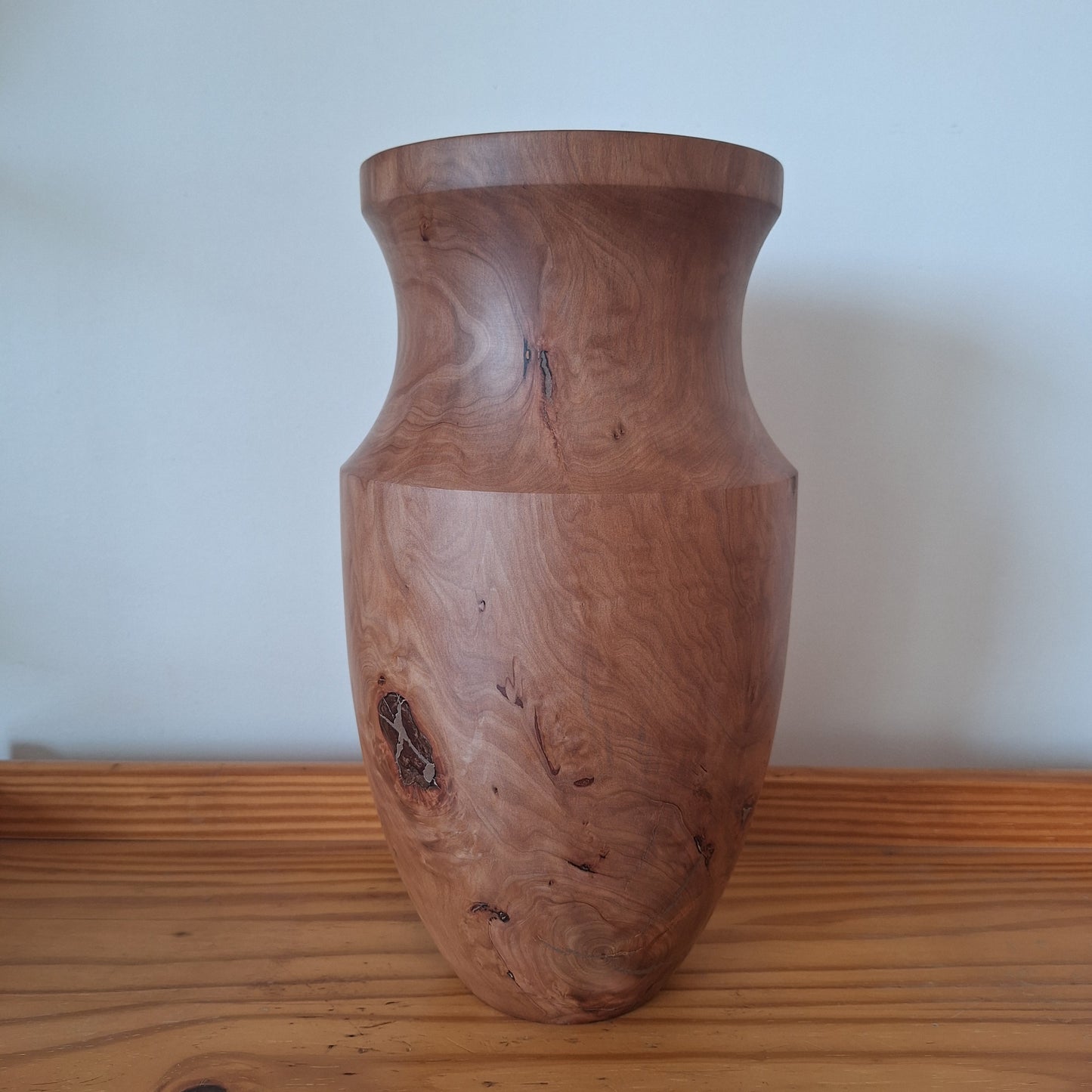 Pear wood Vase