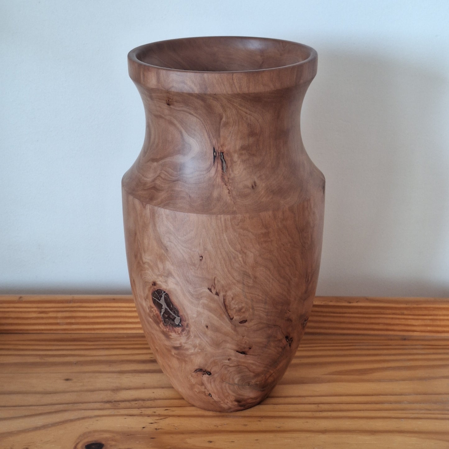 Pear wood Vase