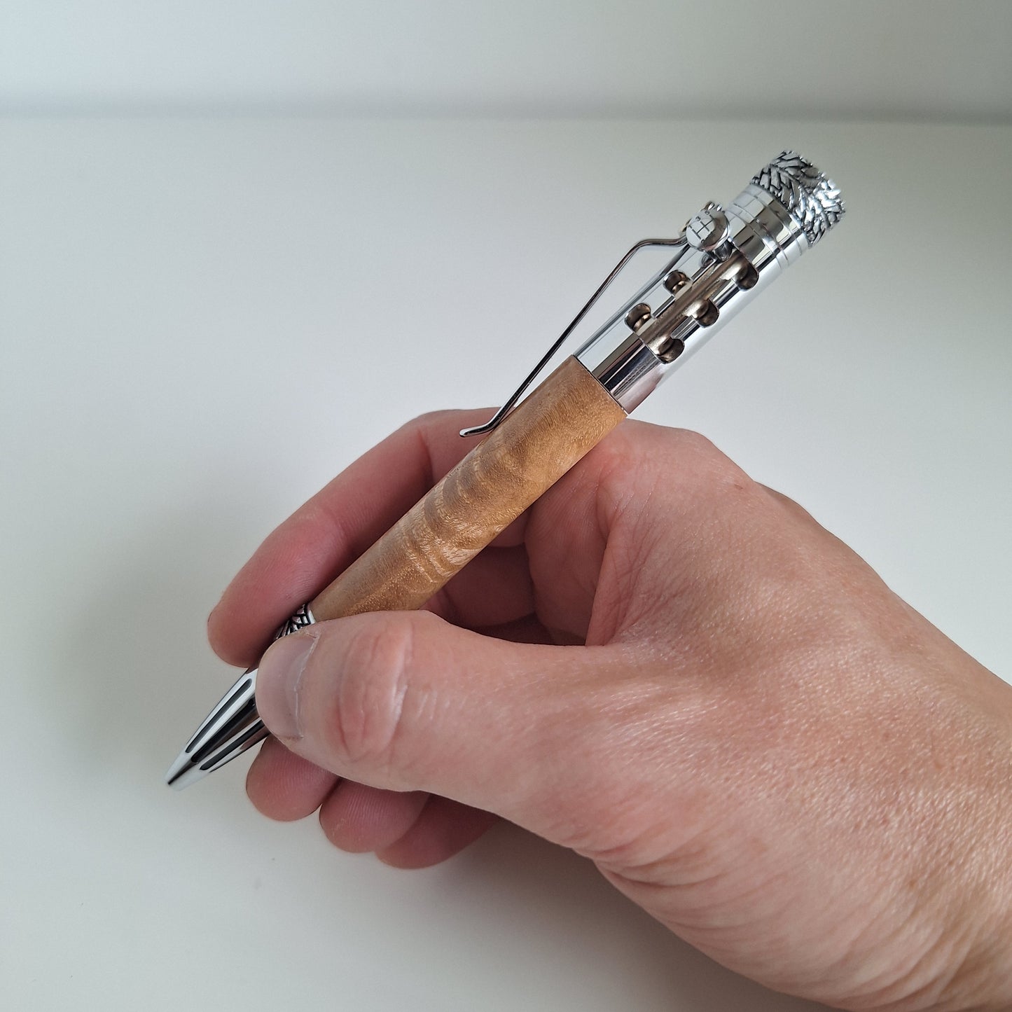 Pen - F1