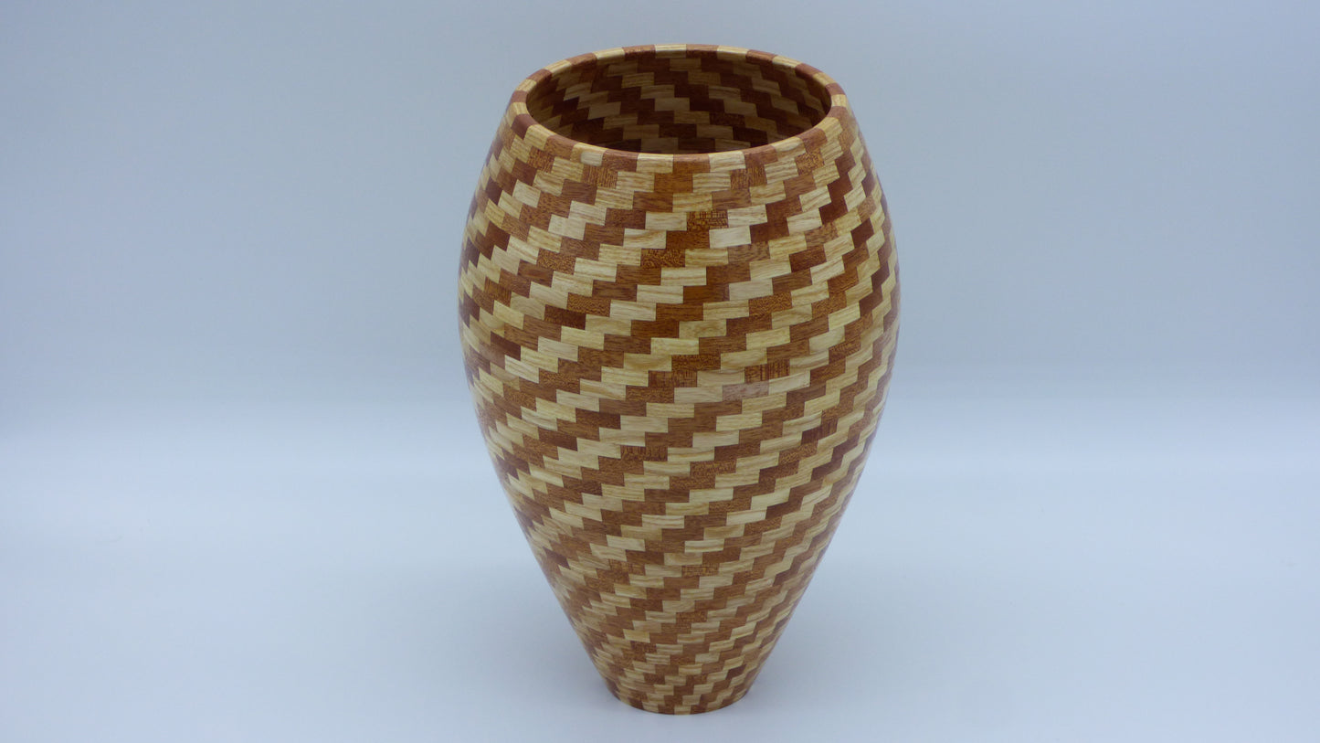 Vase segmenté spirale