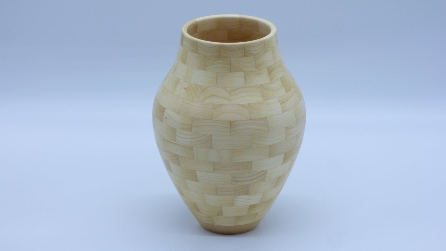 Vase segmenté en érable