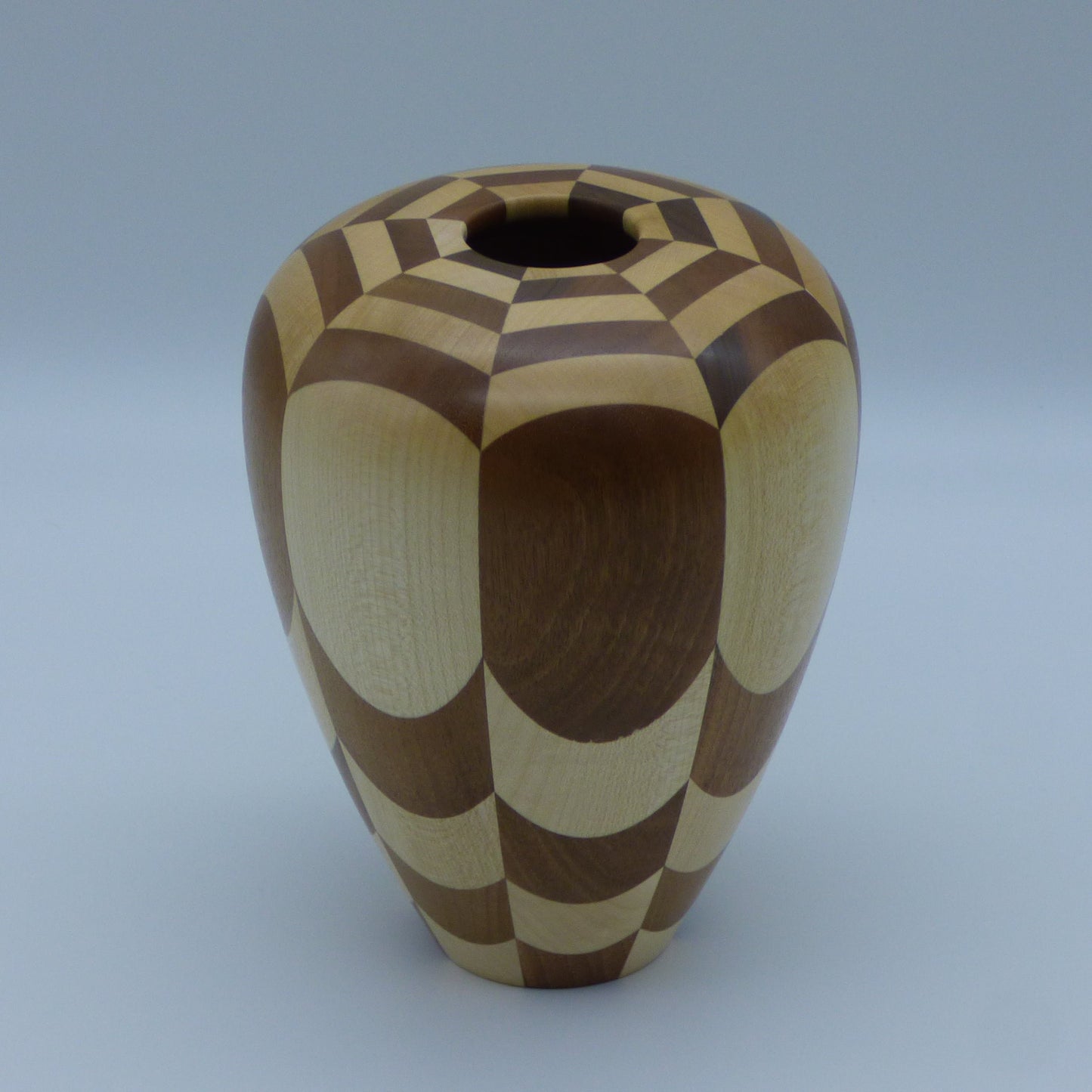Vase en noyer érable