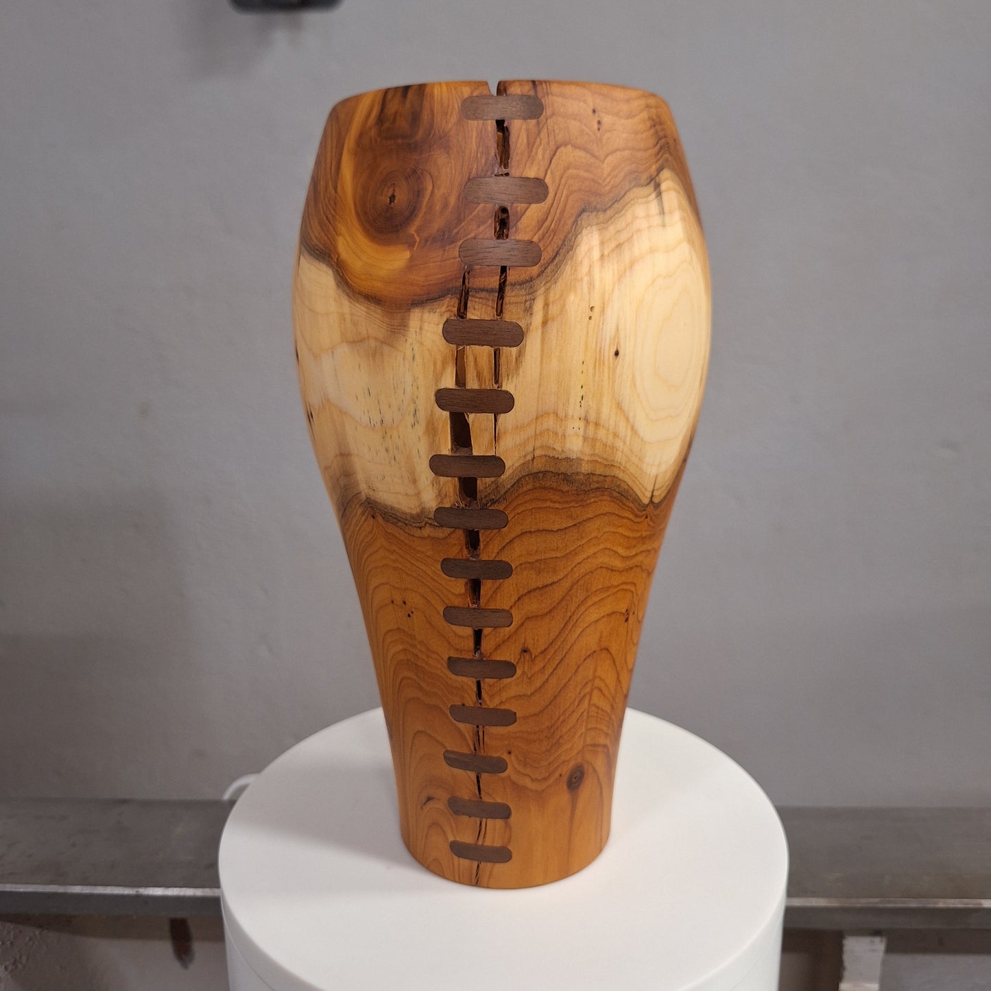 Vase en cerisier