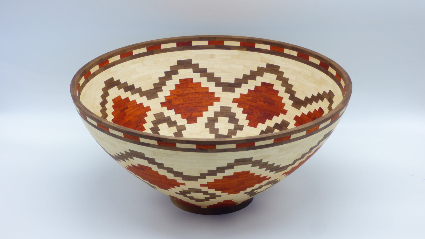 Segmented salad bowl