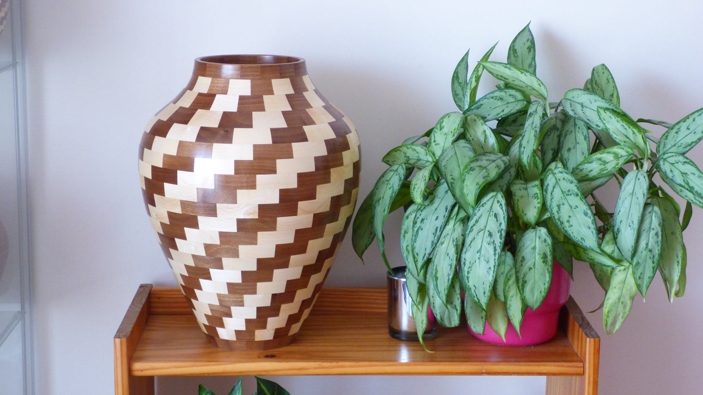 Big maple and walnut vase